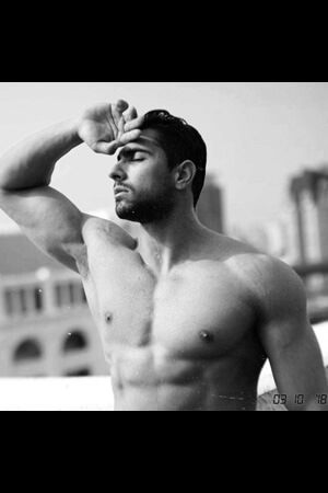 hot male live drawing art model showing off great physique in the waterview area of auckland